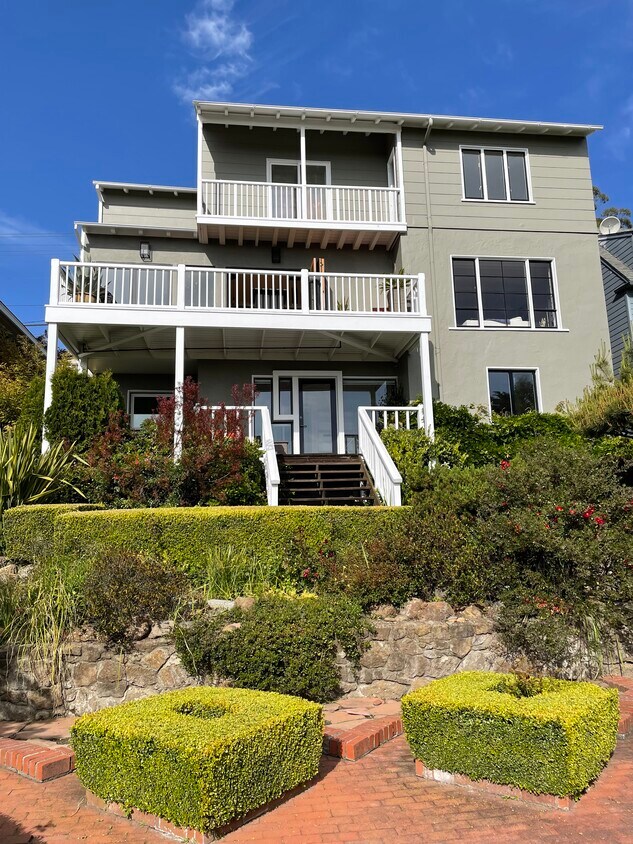 Rear View reaches up and up! - 620 Grizzly Peak Blvd