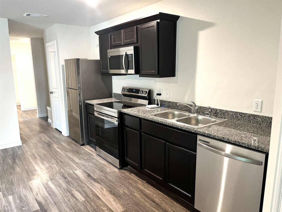 3 br, 2 bath Duplex 306 South 23rd Street 1 Townhome Rentals in