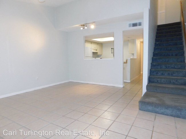 Building Photo - 2508 SW 35th Pl