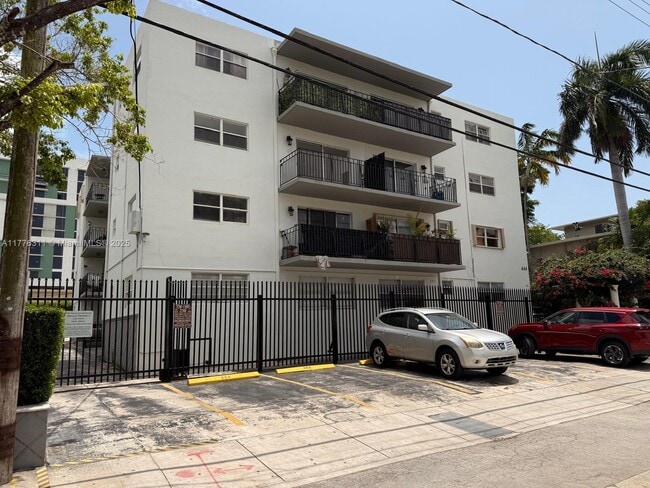 Building Photo - 444 SW 4th St