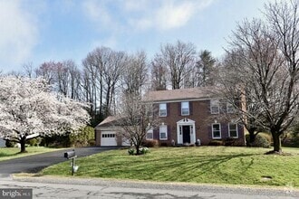 Building Photo - 11778 Hollyview Dr