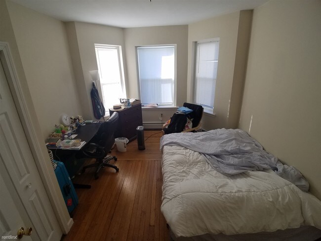Building Photo - 2 br, 1 bath  - 19 Chester St Apt 5