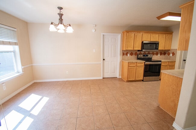 Dining area - 230 Nolan Ridge Dr