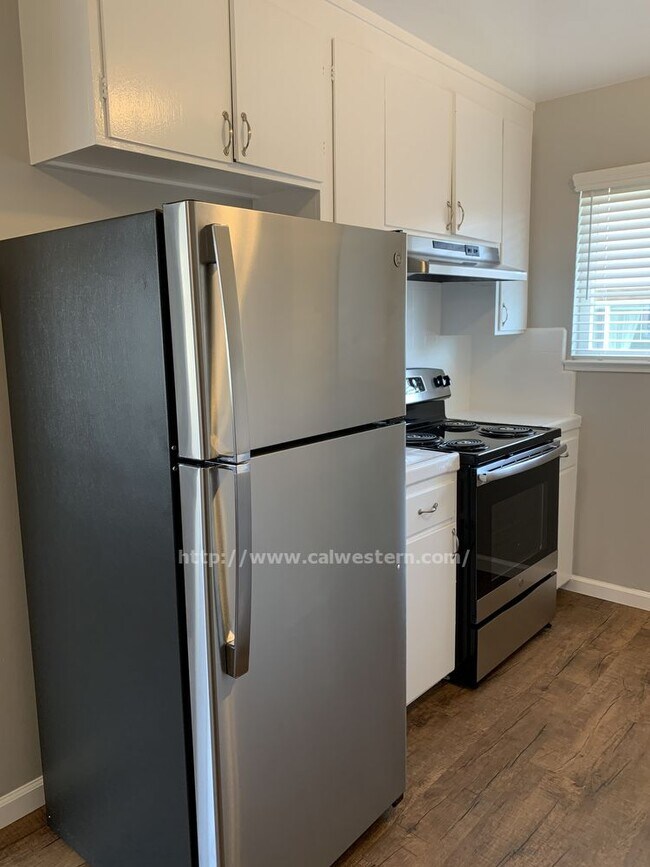 Foto del edificio - 665 Kirkland Dr