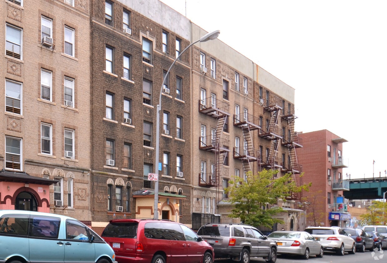 Building Photo - 1218 Wheeler Ave