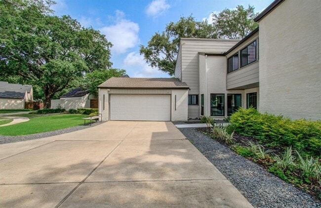 Building Photo - 1607 Big Lake Dr