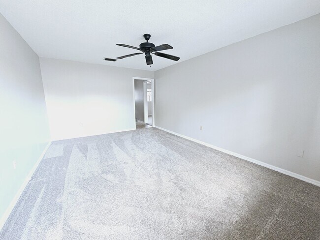 Foto del edificio - 2 bed 1 bath