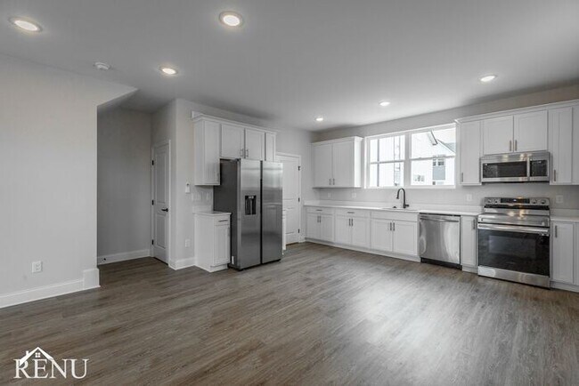 Building Photo - 5691 Sofias Cir