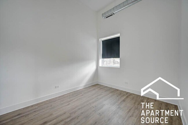 Foto del edificio - Beautiful 2 Bed 2 Bath in Lincoln Square