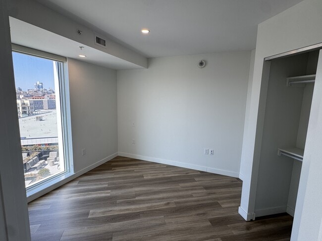 Building Photo - 5415 Cogswell St