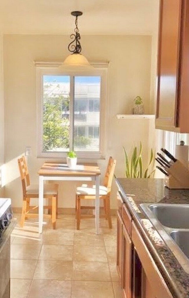 Foto del edificio - 1248 Princeton St