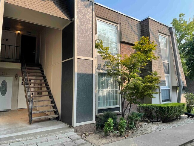Building Photo - 6828 S Toledo Ave