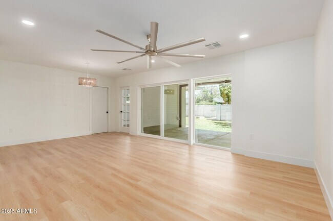 Foto del edificio - 1311 E 2nd Pl