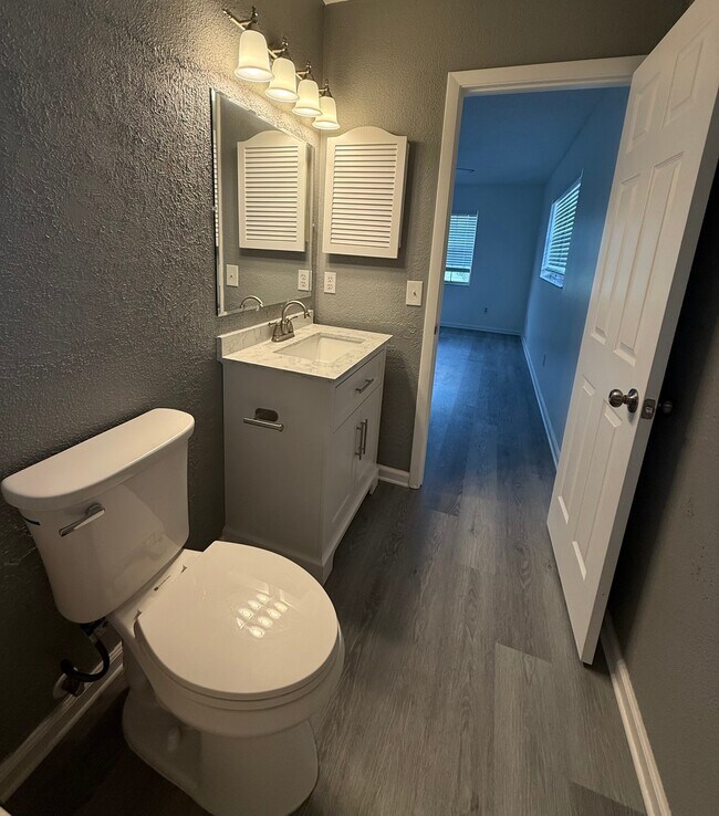 Foto del edificio - 5064 Springwood Rd