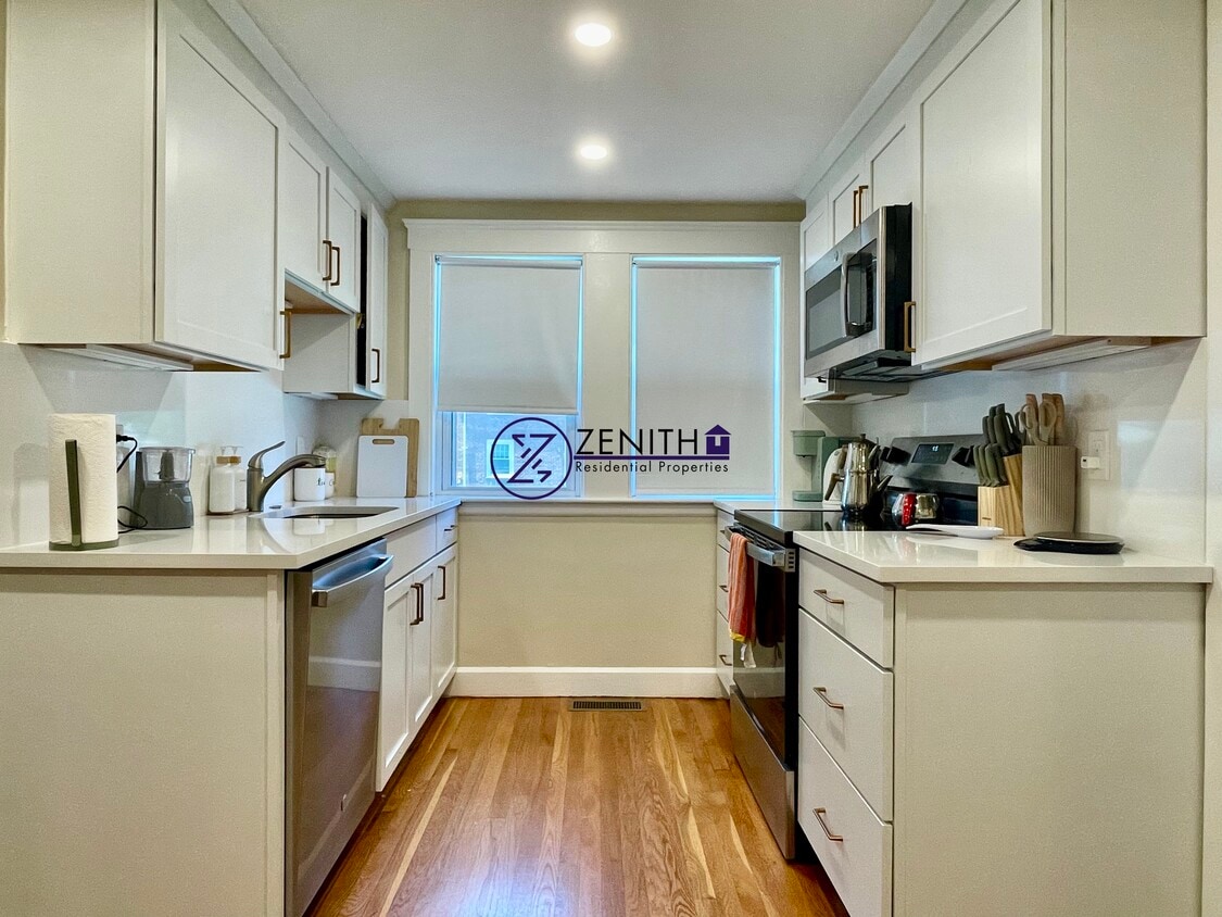 Primary Photo - 1106 Belmont St