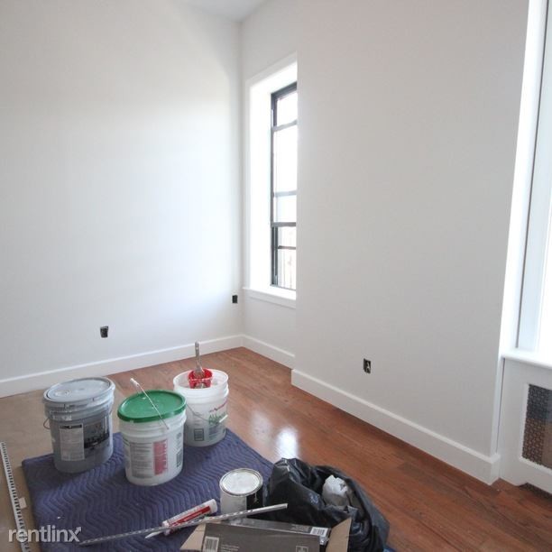 Building Photo - 313 Knickerbocker Ave