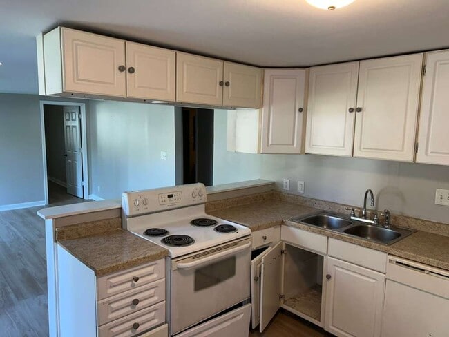 Foto del edificio - 311 Burke Ave