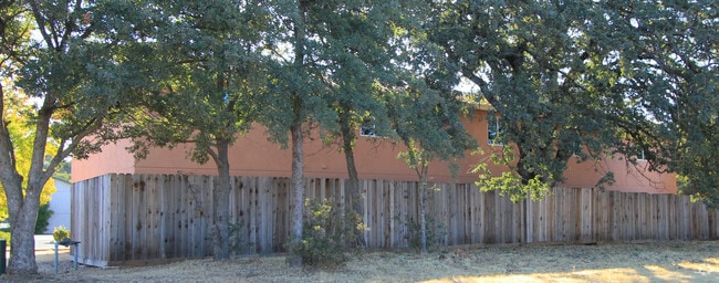 Building Photo - Cimmarron Townhomes