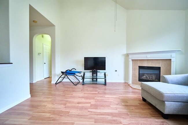 Building Photo - 10027 Deer Track Ct