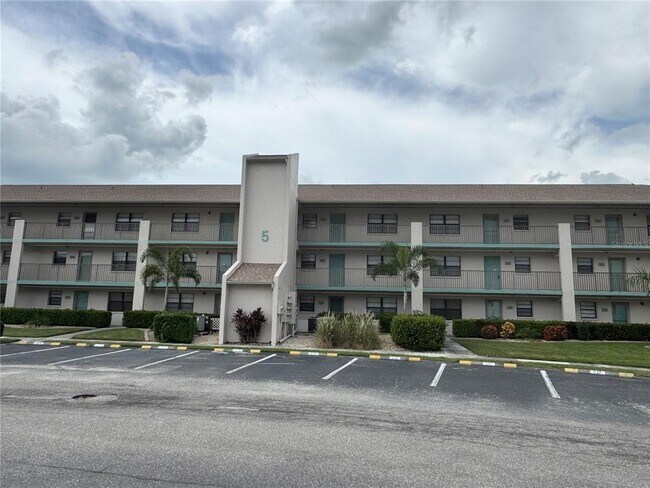 Foto del edificio - 175 Kings Hwy