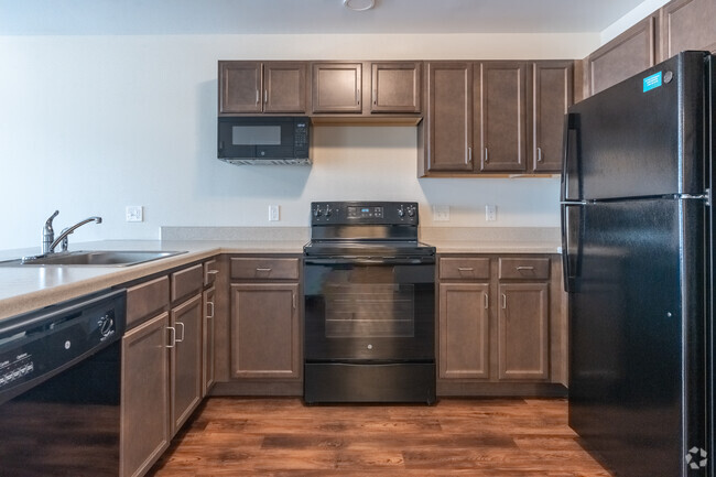 1HAB, 1BA - Cocina - Cicero Senior Lofts