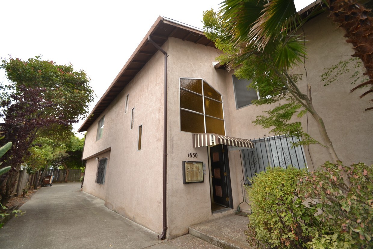 Primary Photo - 1650 Tyler St