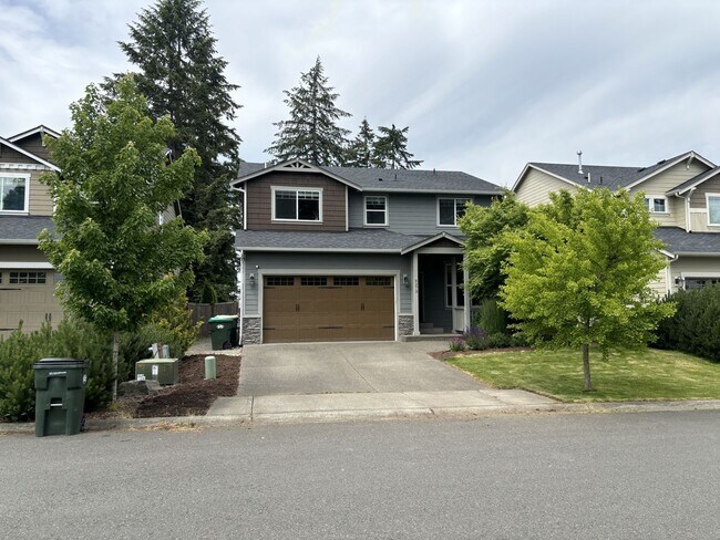 Foto del edificio - Stunning 4 Bed Yelm Home with Vaulted Ceilings & Modern Amenities!