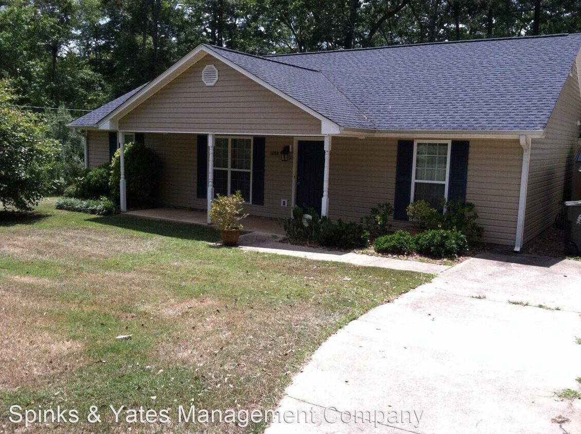 Primary Photo - 4 br, 2 bath House - 1809 Azalea Dr