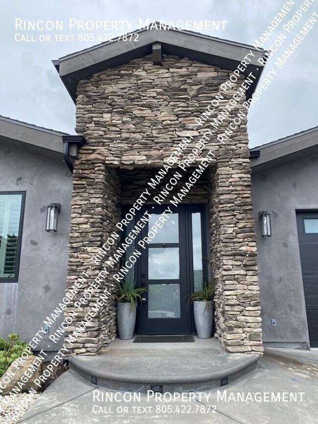 Building Photo - Stunning Hillside Home in Clearpoint *3 Be...