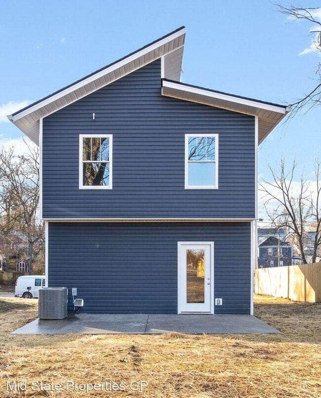 Building Photo - 3 br, 2.5 bath House - 810 Lynes St.