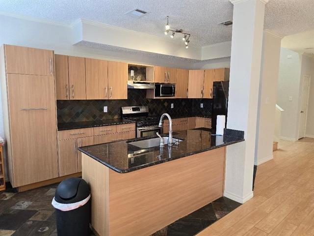 Foto del edificio - 6011 Longley Ct