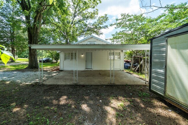 Foto del edificio - ? Adorable Bungalow Home in Highly Desirab...