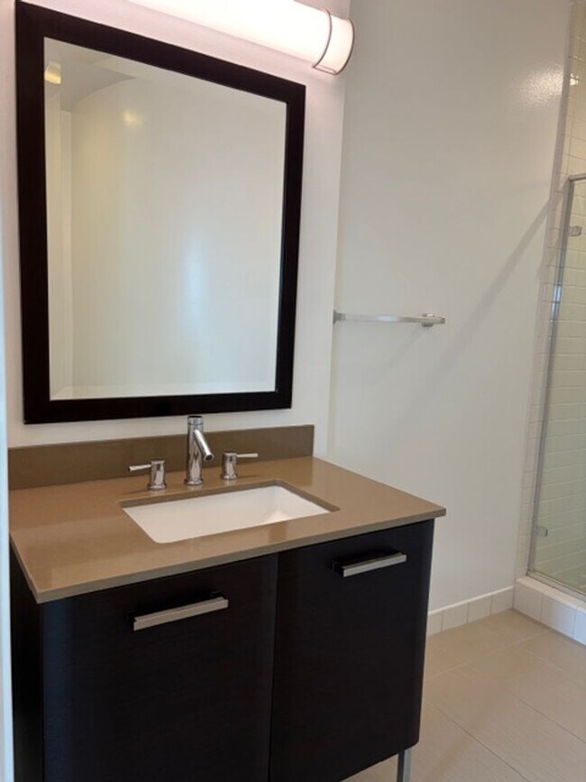 Interior Photo - 801 North