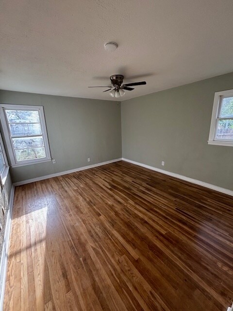 Building Photo - 818 S Bowie Dr