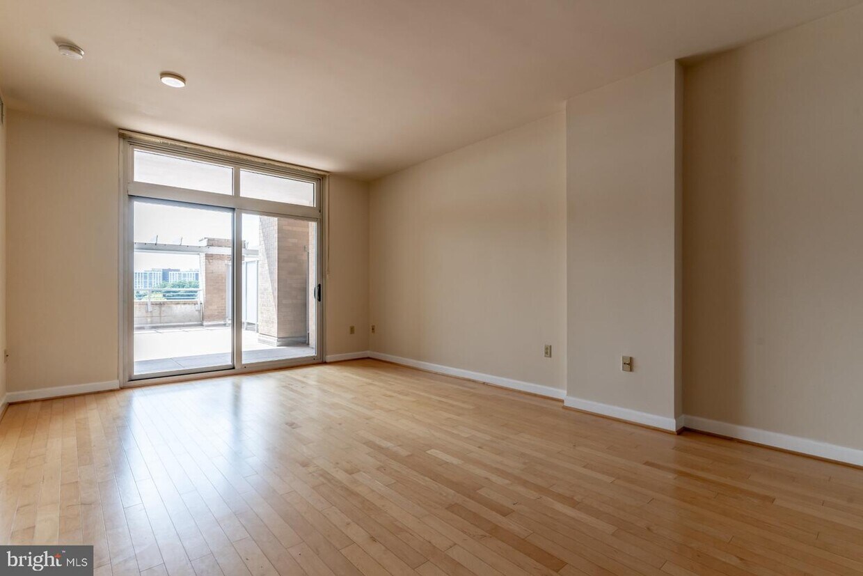 Foto principal - 5750 Bou Ave
