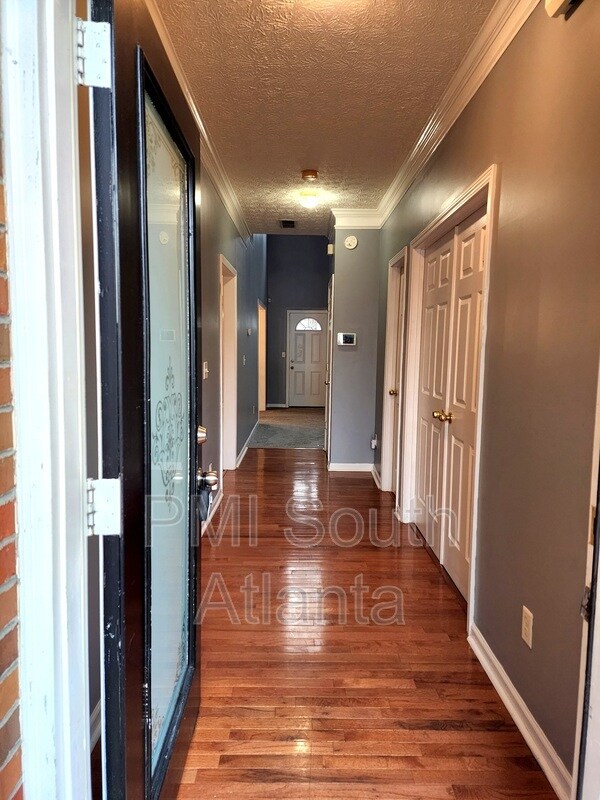 Building Photo - 7570 Larchwood Ln
