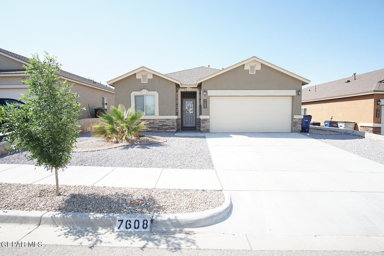 Foto principal - 7608 Wolf Creek Dr