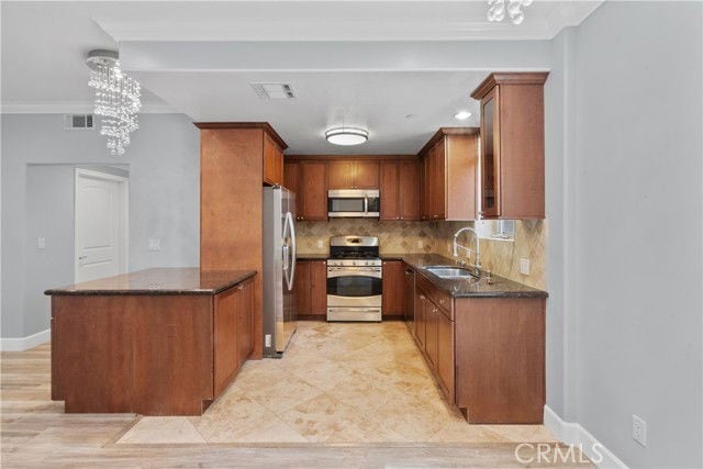 Foto del edificio - 11280 La Maida St