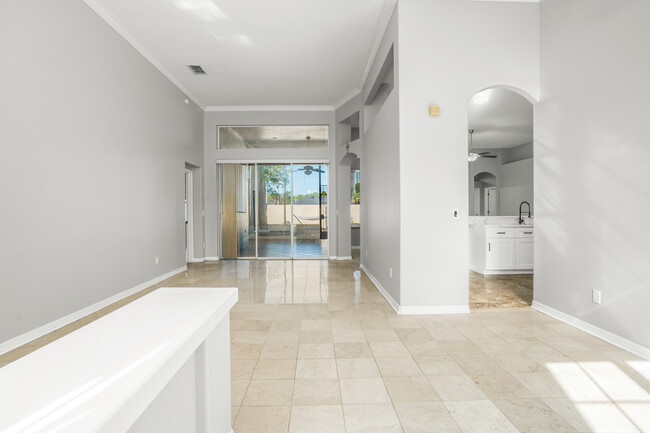 Building Photo - 2810 University Acres Dr