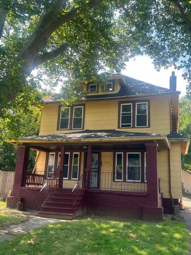 Building Photo - 11704 Thornwood Ave