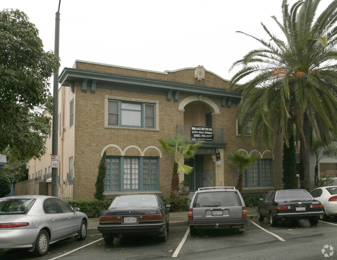 Building Photo - Avondale Arms