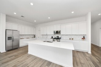 Building Photo - 13407 Harbor Pt Dr