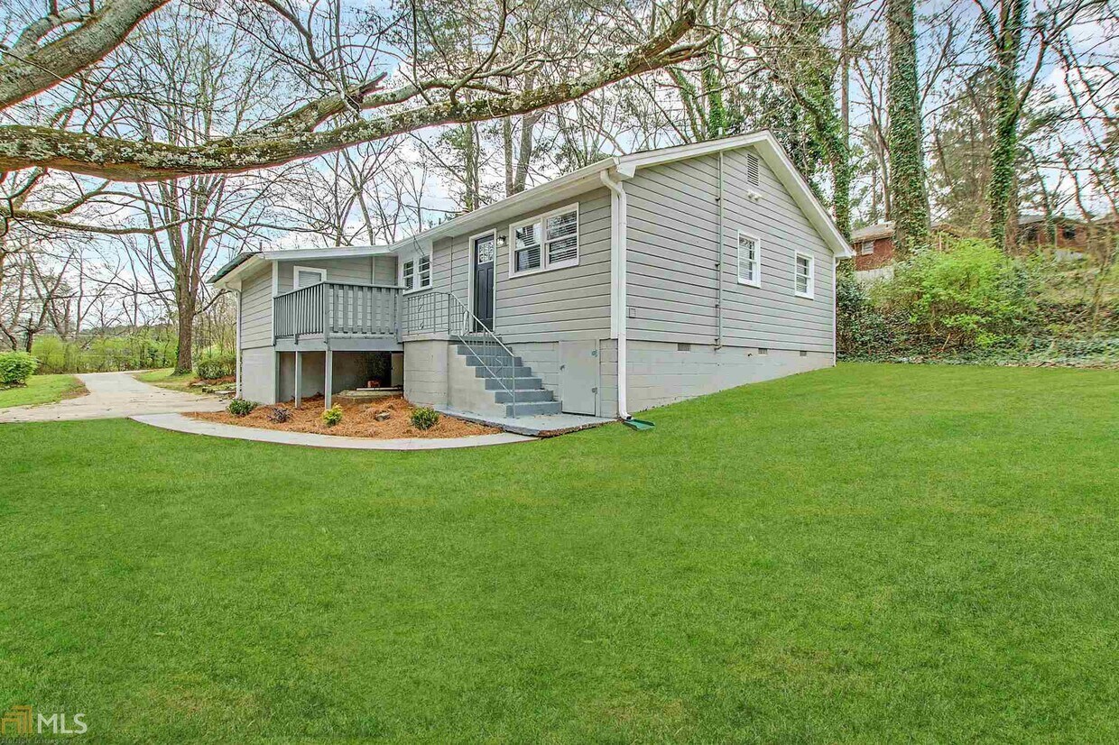 2431 Old Hapeville Rd SW, Atlanta, GA 30315 House Rental in Atlanta