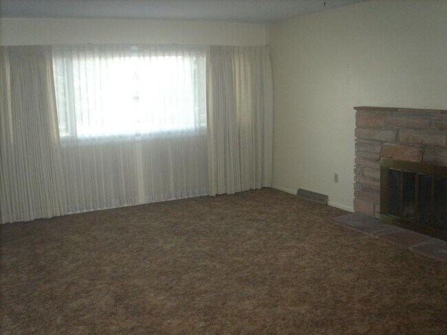 Foto del edificio - 5 bedroom in Billings MT 59102