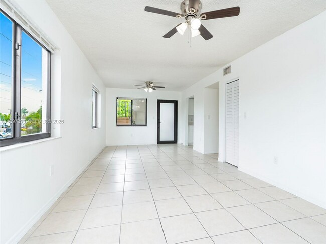 Foto del edificio - 1490 W 42nd Pl