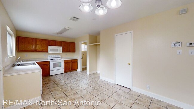 Building Photo - 3 br, 2.5 bath House - 1340 Creek Knoll*