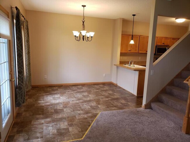 Foto del edificio - 9473 Eagle Nest Ln