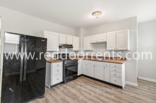 Building Photo - 3207 N Arsenal Ave