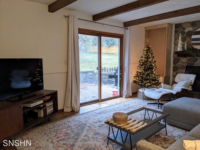 Foto del edificio - 3 br, 1.5 bath House - 2142 Kensington Dr