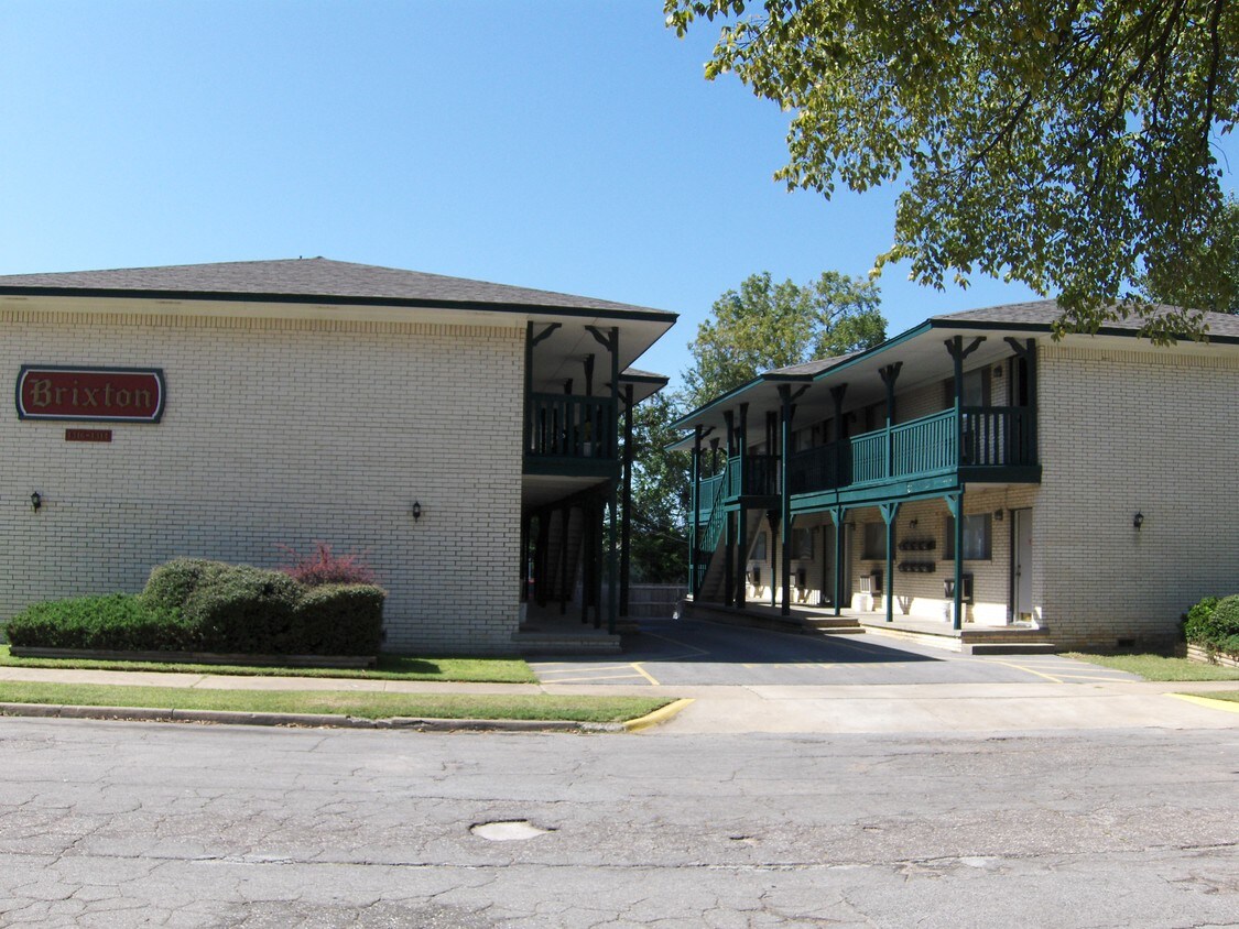 Primary Photo - 1316 S Quincy Ave